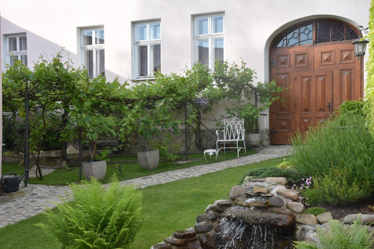 Lovecky Apartman Na Namesti Ve Frenstate Pod Radhostem Frenstat pod Radhostem Exterior photo