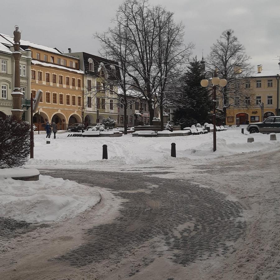 Lovecky Apartman Na Namesti Ve Frenstate Pod Radhostem Frenstat pod Radhostem Exterior photo